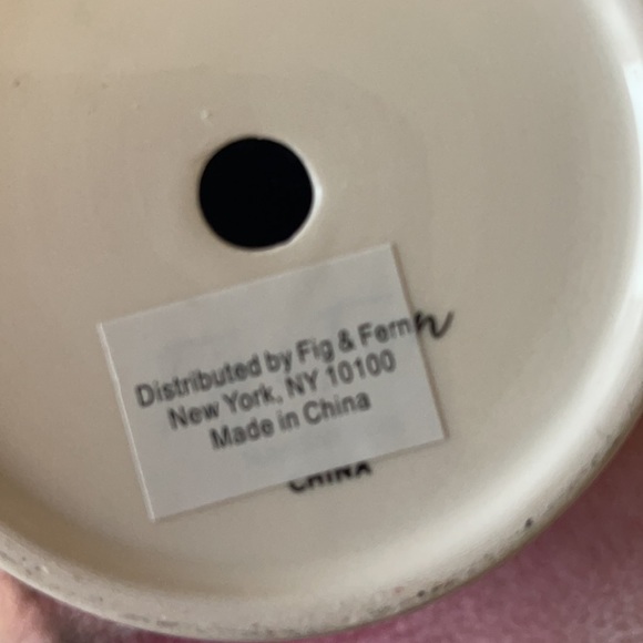 Planter - Picture 2 of 2